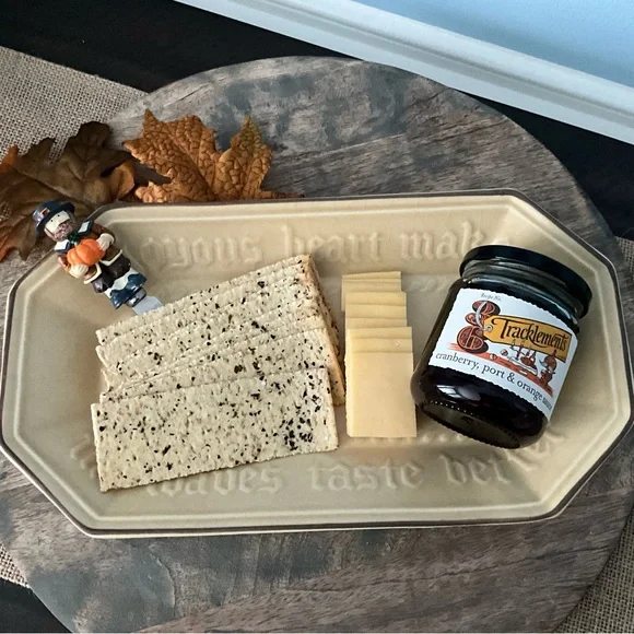 VINTAGE Pfaltzgraff Village Bread Plate - Picture 3 of 7